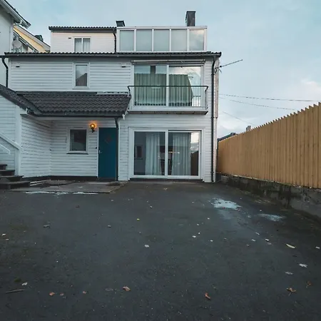 Modern Flat In Centre *